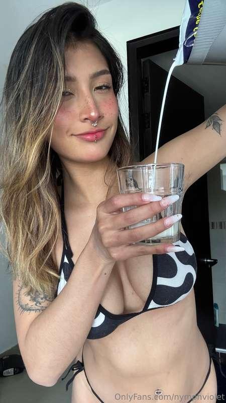 I'm feeling so THIRSTY right now, I'm looking for somebody t..
