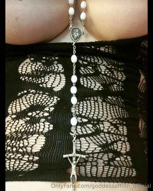 It's Time For Your Sunday Confession!! 😈