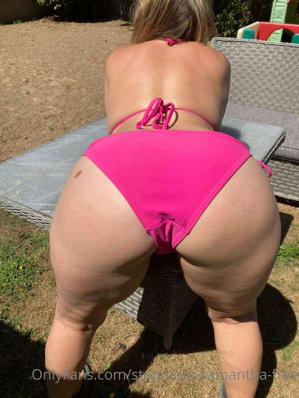 It’s so hot ☀️ I’ve been doing my Fucking Outdoors 🪴 This Bo..