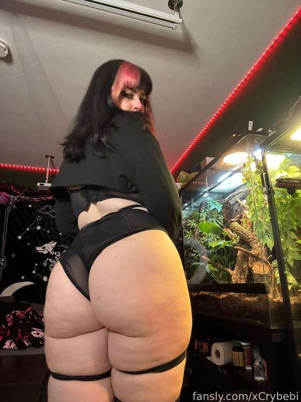 xcrybebi image #3