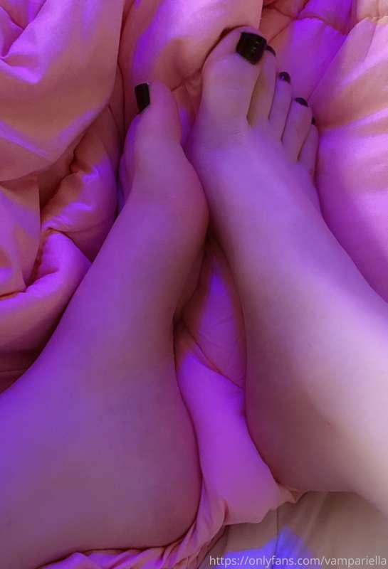 toes and soles :3