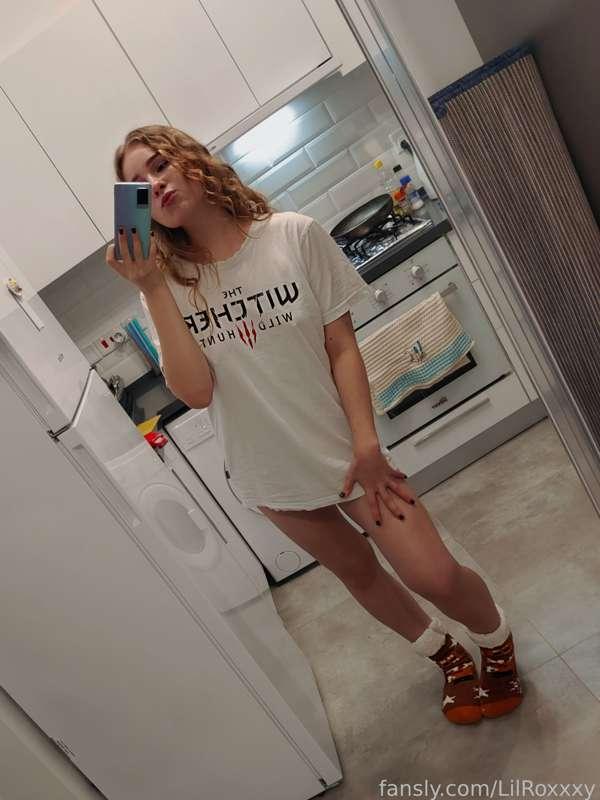 I love to spend time in the kitchen.
I can prepare delicious food, make teasing pics and rise my mood.
and what do you like doing in the kitchen?

#fyp #gamegirl #teen #boobs #gfe #girlfriend #hot #horny #sex #sexy #butt #booty  #tits #nude #naked #strip #anime #cute #slim #feet #nipples #babygirl #yammi