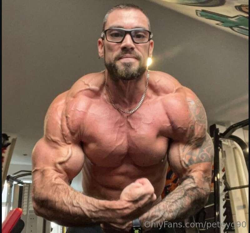 Hey boys 😉 guess who's getting shredded