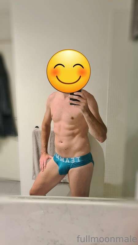 Straight outta the shower and and into a Teamm8 jockstrap 💦 ..