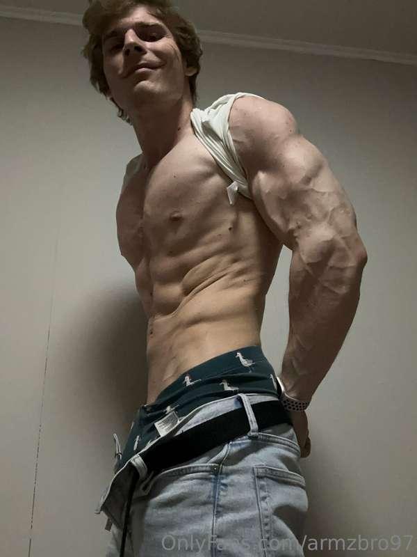 armzbro97 image #1