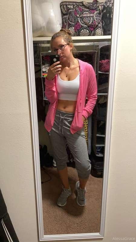 Going out for a smoothie- anyone want one?