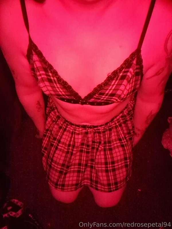 redrosepetal94 image #1