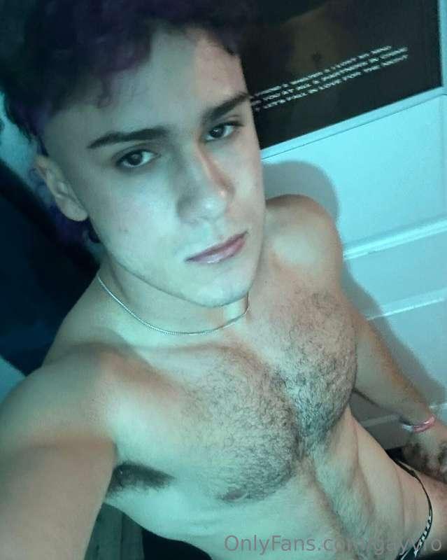 sent everyone the full pic in your DMS 💙