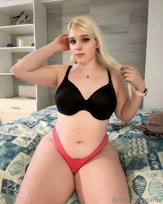 Thicque trans girl hours 😏