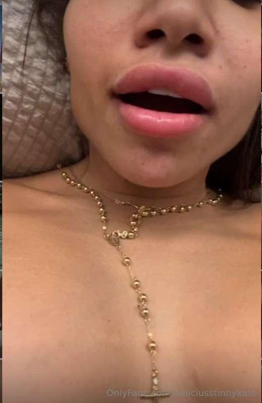 Your favorite bitch is horny in this moment, write me please..