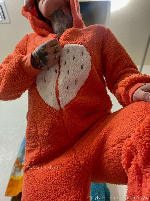 Mini onesie dump!

 Wondering what I wear under it? ;)