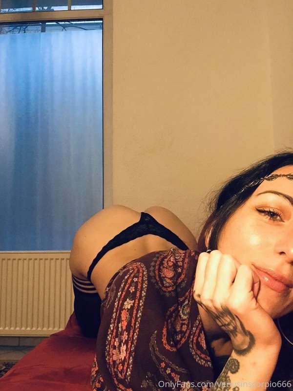Your weekly backstage pass to my filming sessions 😈 I just t..