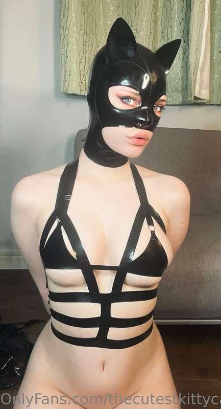 Latex Catwoman hood from MaskXSkin 🖤