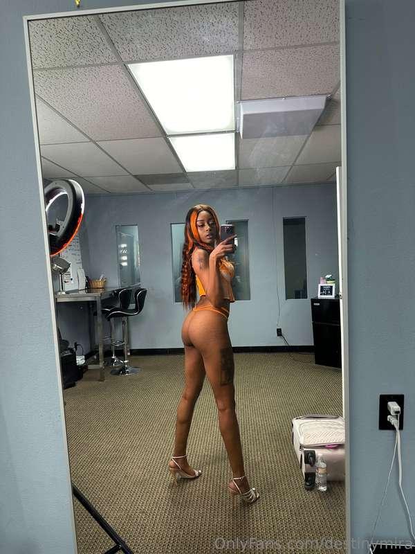 thank you to everyone who tuned in to my streamate offical l..