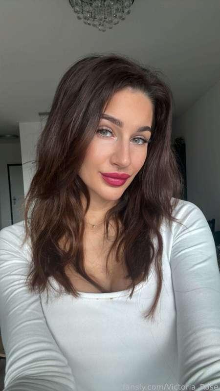 victoria_rose image #0