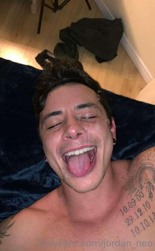 Bom dia pra quem acordou com vontade de leitar!