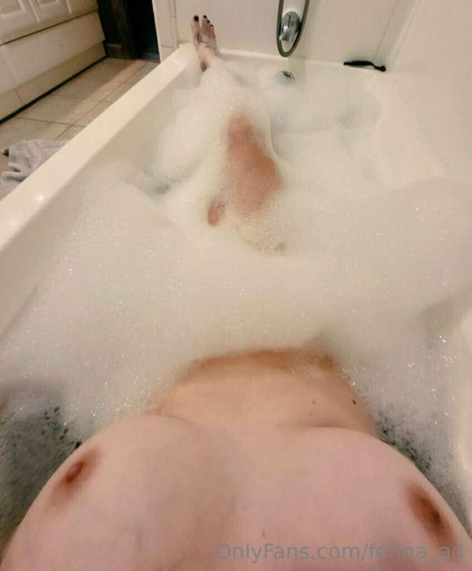 It's my Birthday! Started off the day with a relaxing bath ^..
