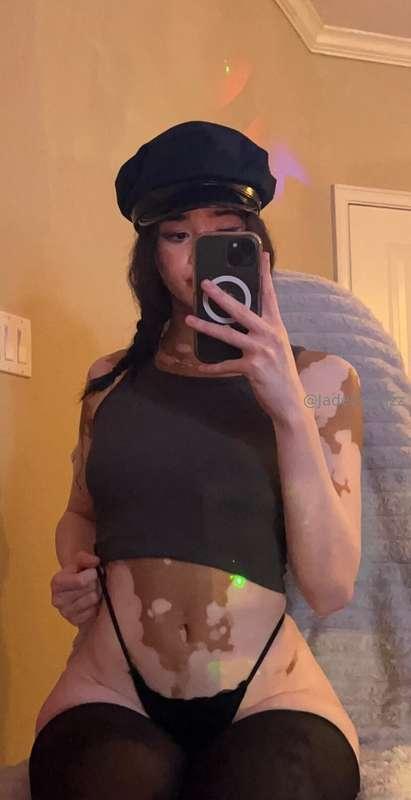 Swipe to see my tits…😳