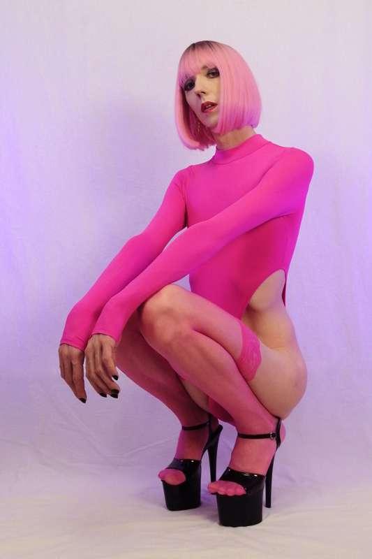 I'm sending ❤ to you
#trans #shemale #skinny #brunette #ass MASSIVE ANAL DILDO IN PINK ASS photo set 4/13