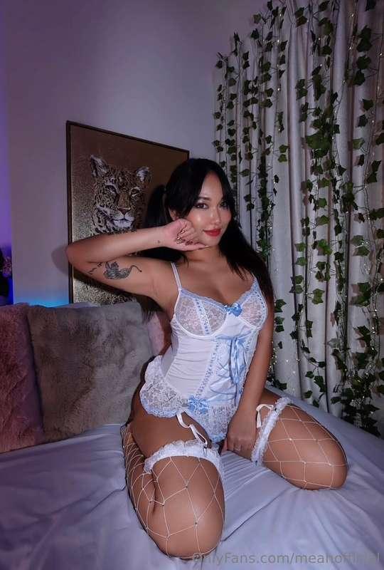 Tell me honestly, do you want to eat my wet creamy pussy 💦