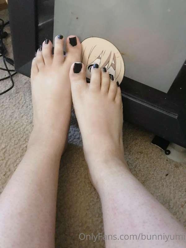 Suck my toes ♥️