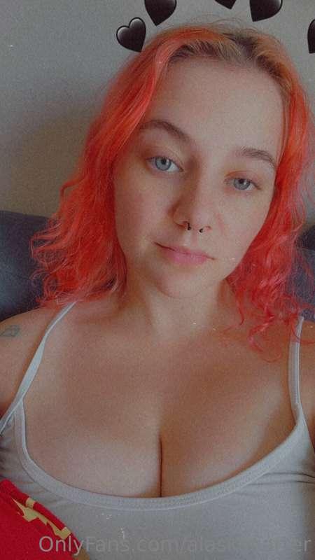 Going swimming later, who wants bikini pics? 💋