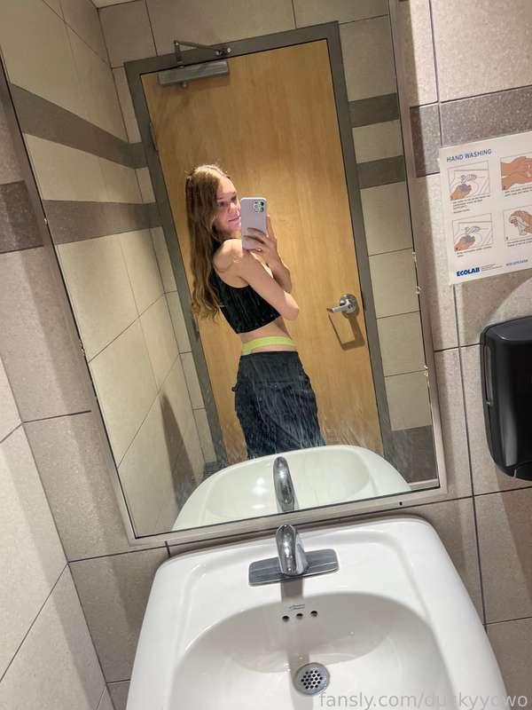 Would you fuck me in here??
#publicbathroom #exhibitionist #canadian #petite #brunette #girlnextdoor #smalltits #pierced #kink #sub