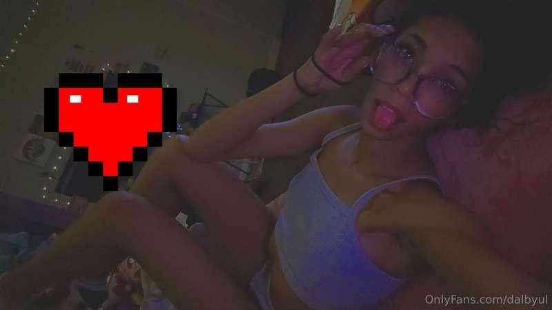 Lq titty pice anyone? (6 photos, 3 include tit photos)

Curr..