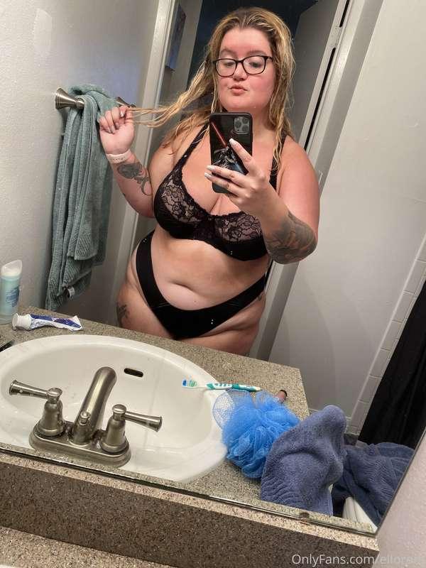 Good morning everyone! Just a little fun while getting dress..