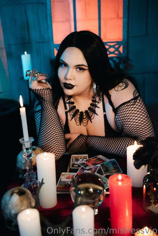 You’re here with me and now you can’t leave 🖤🕷️💀
