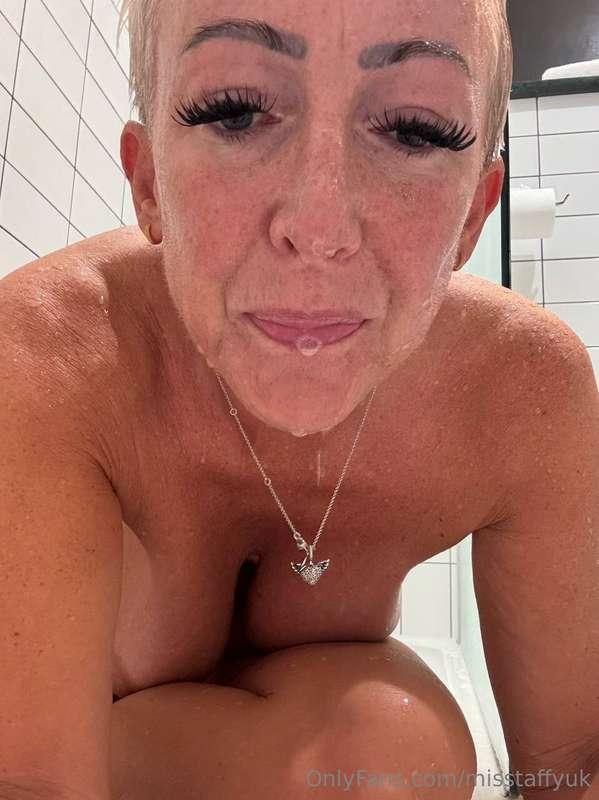 My favourite time of the day is when i'm wet 💦