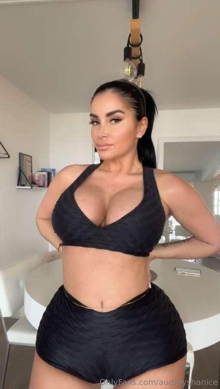 i made you stop scrolling, didn't i?😋