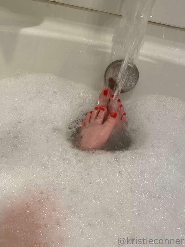 Do you like my pretty new pedicure? ❤️‍🔥
