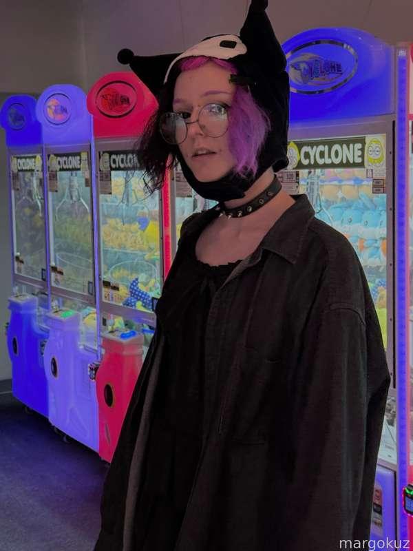 in love🖤

#fyp #emo #tiktok #tiktokgirl #alternative #altgirl #glasses #kawaii #punk #purplehair
