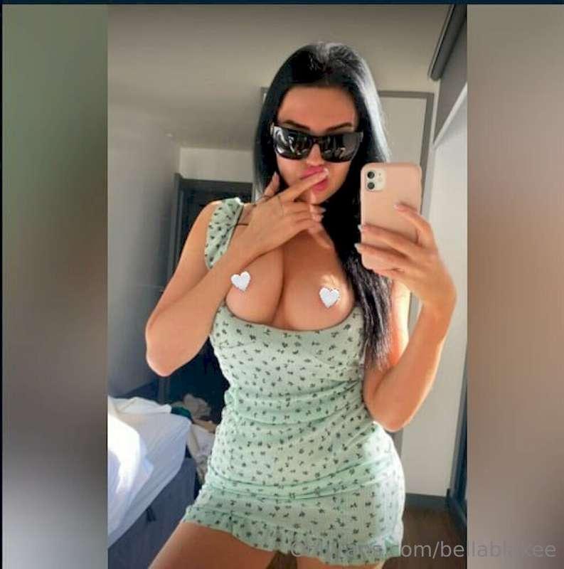 @leila_jadee Loves passionate sex, loves cum on her face and..