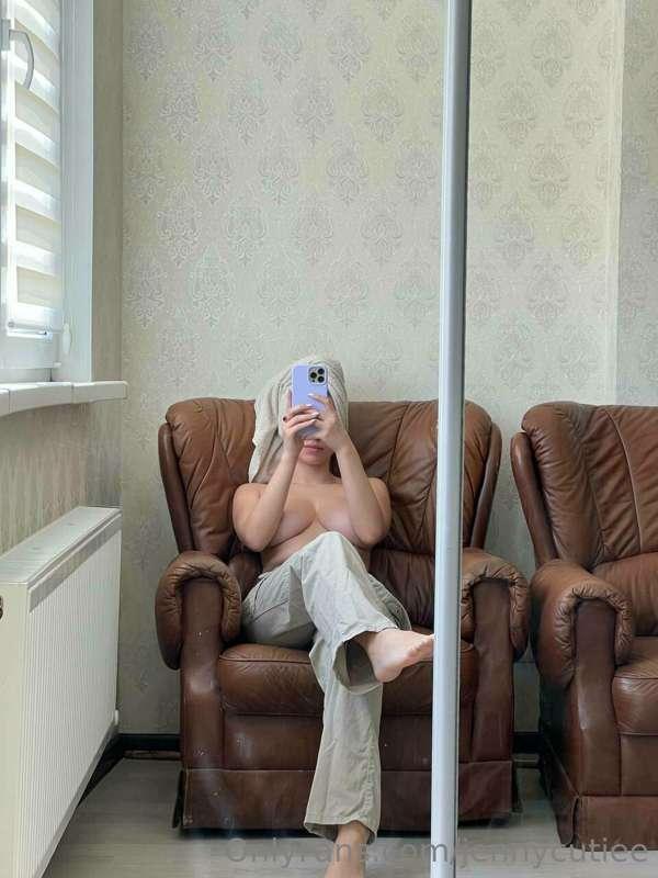 Sitting naked 🙈