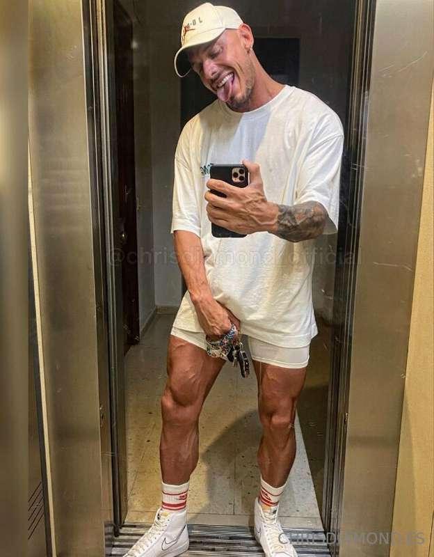 Listo para ver a mi polla en accion ahora en una videollamad..