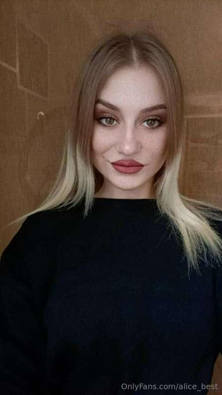 Smile 😏 you are being filmed by a hidden camera hahah😅😅😅😅

h..