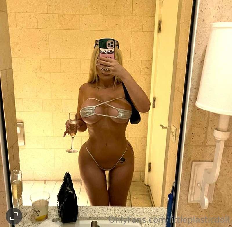 Bikini and Champagne 👙​​🥂​ shall we drink together?