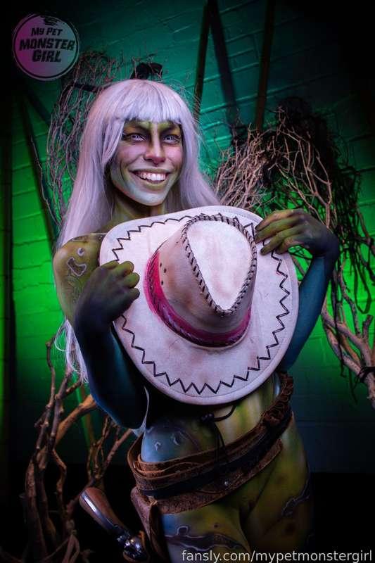 mypetmonstergirl image #5