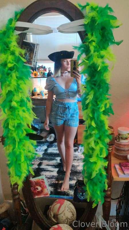 Pirate babe