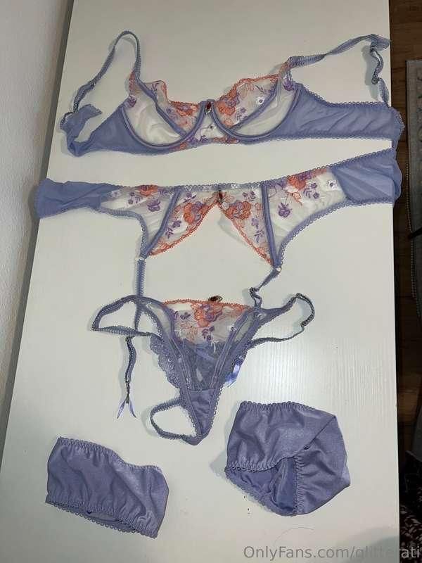 ❤️ LINGERIE SETS FOR SALE! ❤️  Each purchase includes pics &..