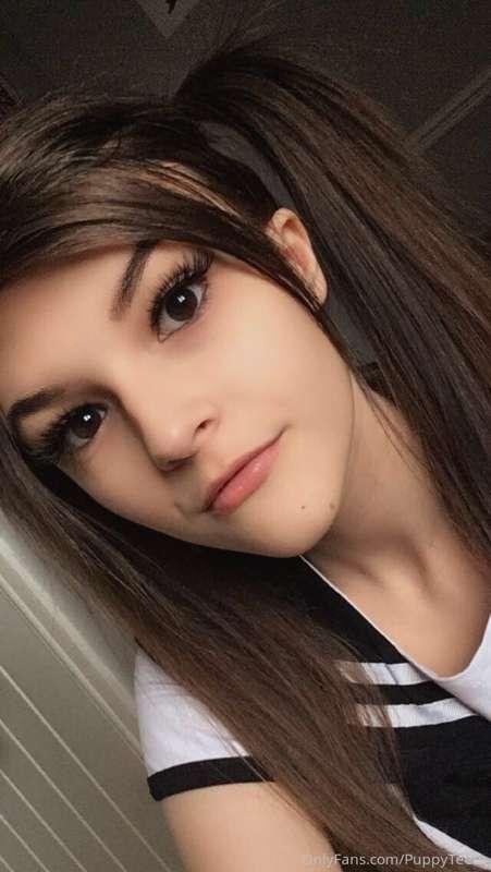 Cute selfies !

You can see my eyes, they’re brown n actuall..