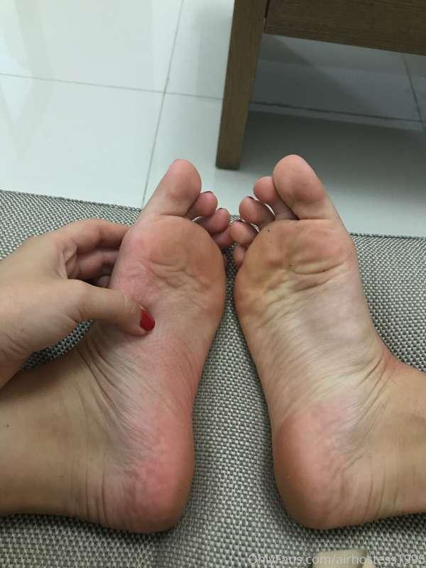 Just finished my home work out
I always do it barefoot 🦶🏼 😛
