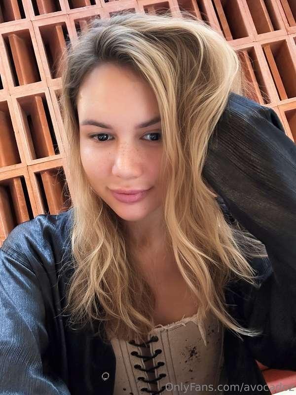 Hello my darlings ❤️ midweek 😋 it's always so hard but I'm s..