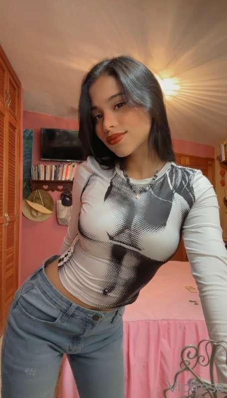 Te gusta este outfit? Mira el privado para verme sin el🤭❤️💕