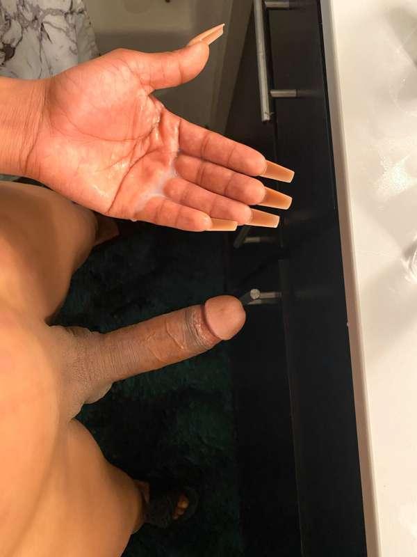 Who wants some cum 💦