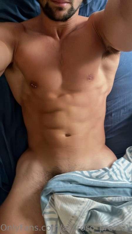 Guys, let me know if you’d like to see the pic without the b..