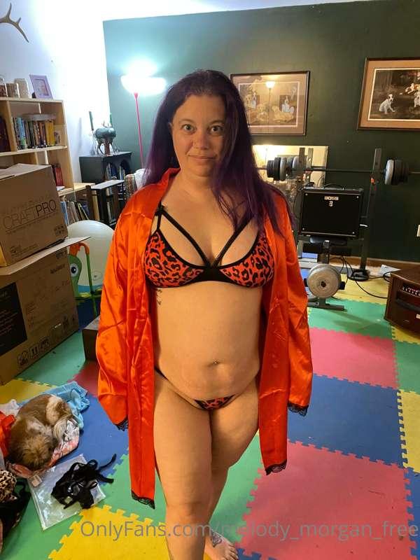 New outfit!  Wanna see me take it off? Let me know!