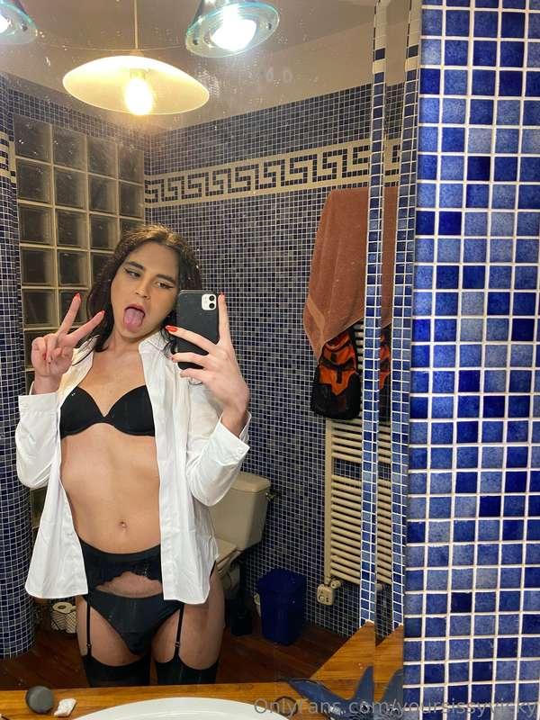 yoursissyvicky image #2